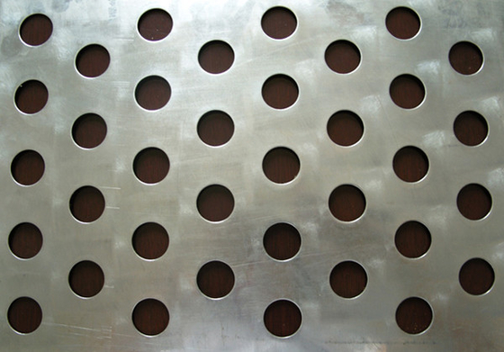 Chiny Customized different hole 1mm Iron plate Galvanized perforated metal mesh dostawca
