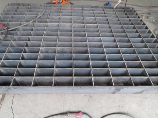 Płyta kraty stalowej do dużych obciążeń Q235 ASTM A36 25X5mm 30X3mm 30X5mm 40X5mm