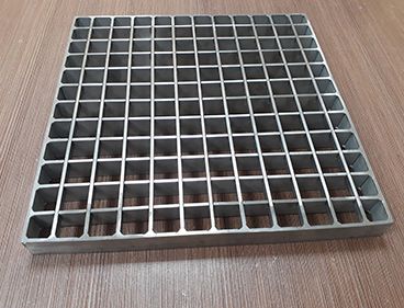 Niestandardowy produkt ze stali nierdzewnej Metalowa kratka ściekowa Pokrywa kratki Pokrywa rowu Odpływ Podłogowy Pokrywa do przemysłowego trwałego rozwiązania podłogowego z kratki