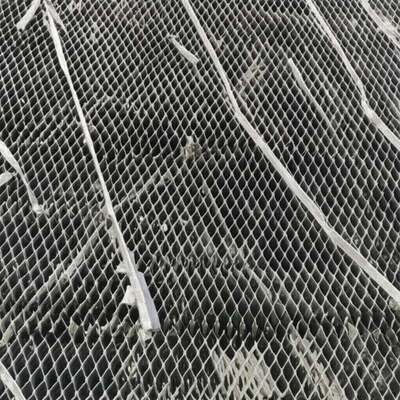 Ocynkowana ogniowo krata ze stali nierdzewnej z ząbkowaniem do przemysłowych chodników i platform