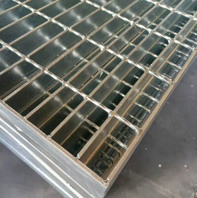 Serrated Bar Grating with Hot-Dip Galvanized Steel Grating for Anti-Slip Stair Tread Applications