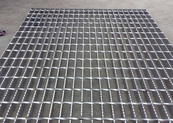 SS Grating Twisted Bar Stalowa kratka podłogowa 6 x 6 mm Zwykły drążek 32 mm x 5 mm