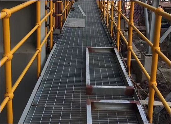 Corrosion Resistant Customizable High Zinc Coating Steel Grating Platform Grating for Industrial Walkways