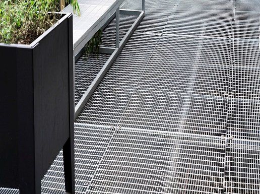 Custom Hot DIP Galvanized Steel Grating with 30mm 40mm 60mm Pitch Bearing Bars for Trench Drain and Ground Walkway