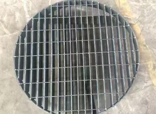 Kratka ze stali nierdzewnej 304/316 z rozstawem prętów nośnych 30 mm do odpornych na korozję pokryw wykopów i drenażu